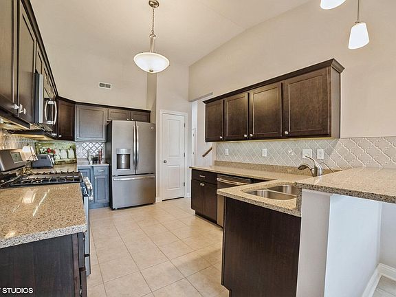 5th image of 9436 W 107th Ln