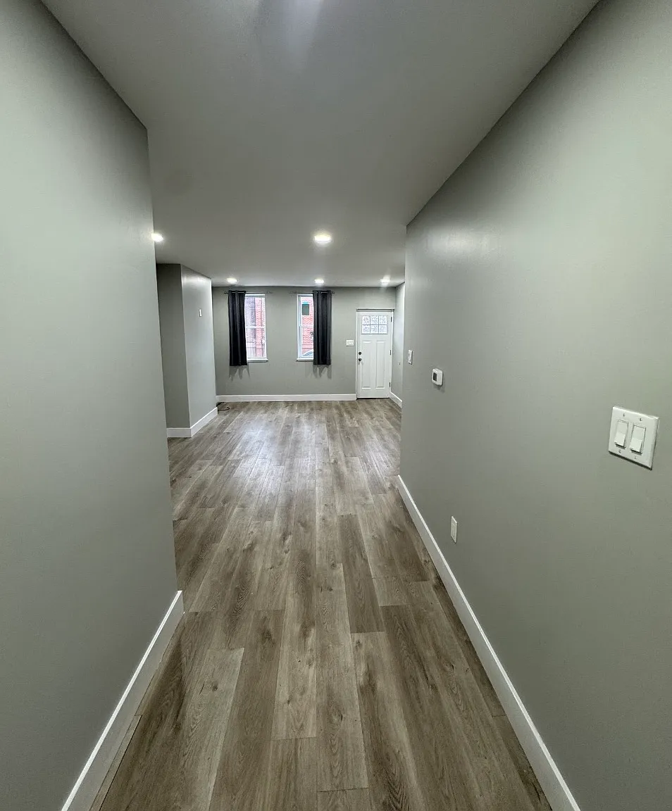 3 bed, 970 sqft, $1,300 — Photo 3
