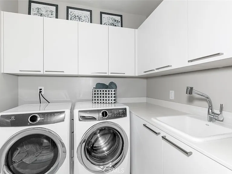 2280 Newport Blvd #203 — Photo 9