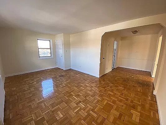 1st image of 10-08 Hartman Ln #1F