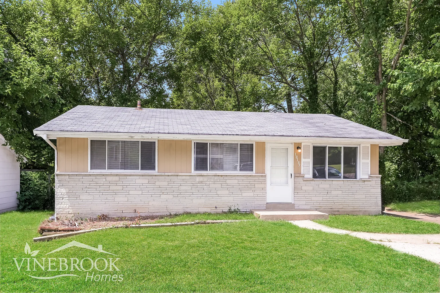 10185 Green Valley Dr photo 1