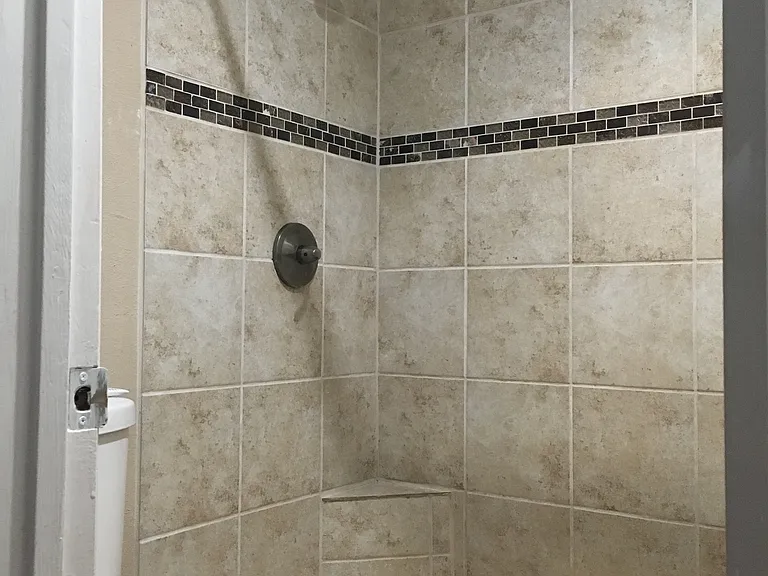 1213 Elm Ct — Photo 16