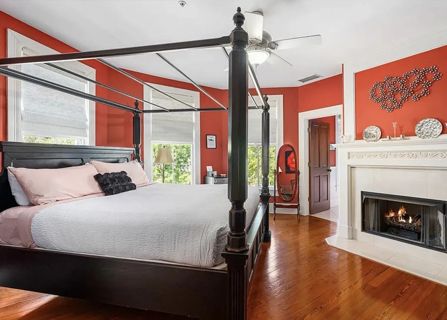 7 bed, 7.0 bath, 3788 sqft, $11,802 — Photo 4