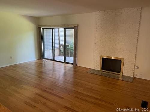 4th image of 23 Danforth Ln Unit 23