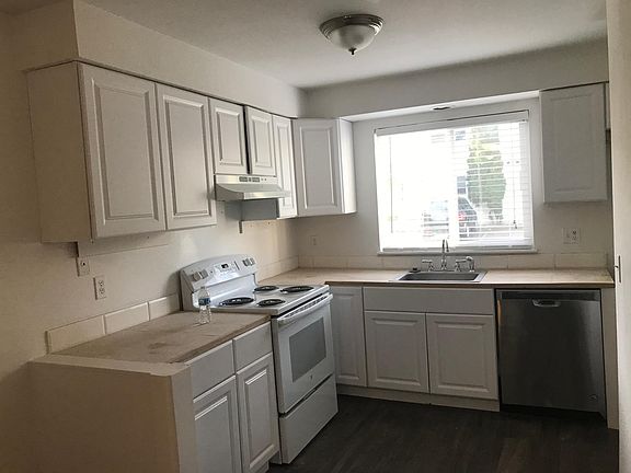 5th image of 1540 29th St SE