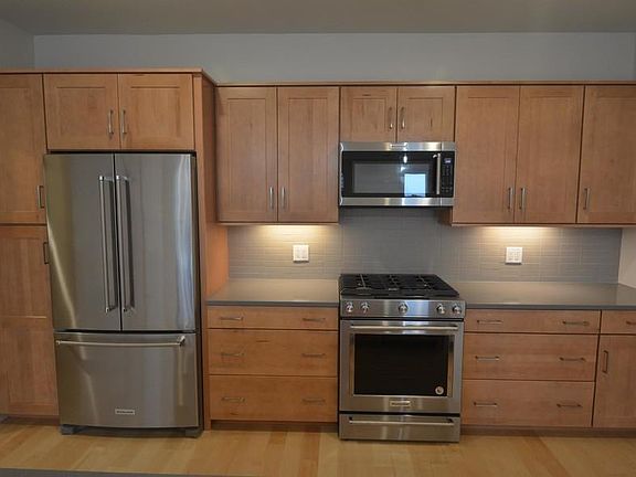 3rd image of 215 E Water St #3E