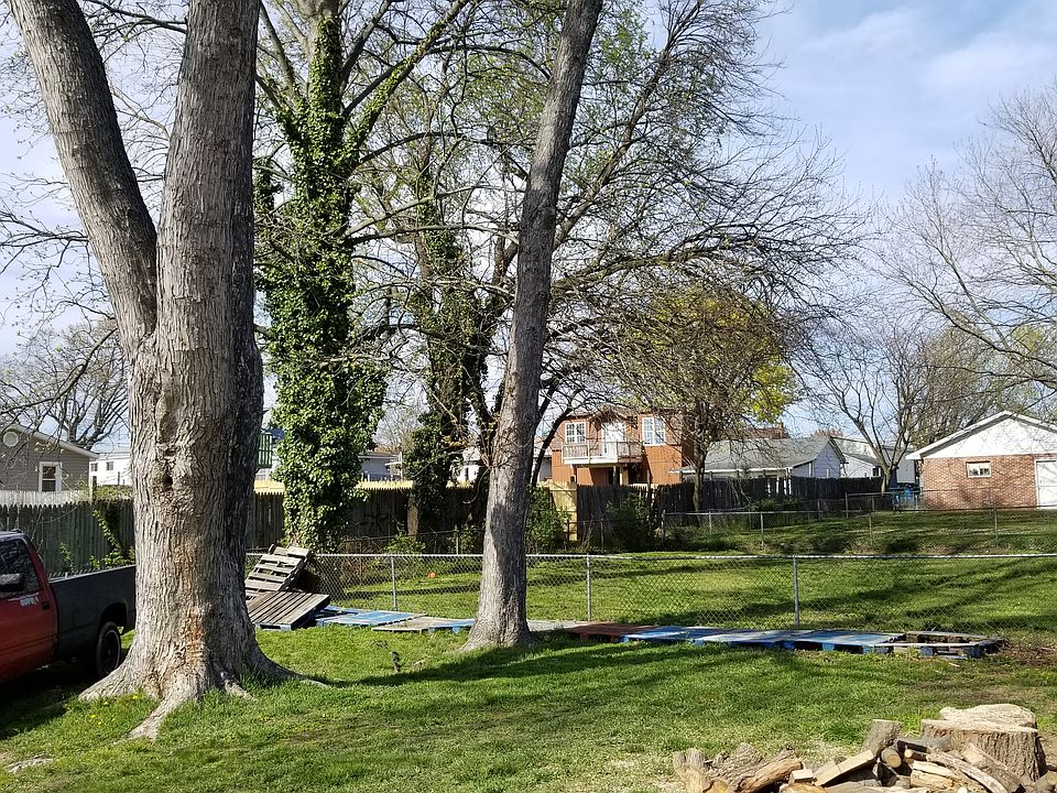 2nd image of 422 Delaware Ave