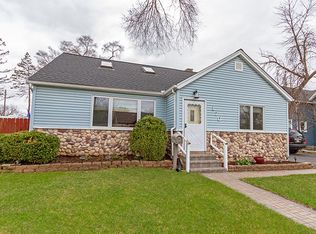 170 N Main St, Crystal Lake, IL 60014