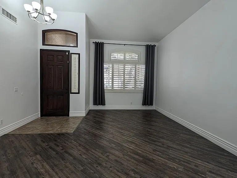 650 W Kent Pl — Photo 10