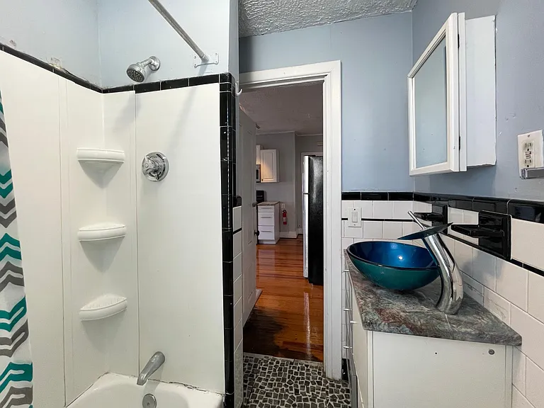 48 America St #2A — Photo 14