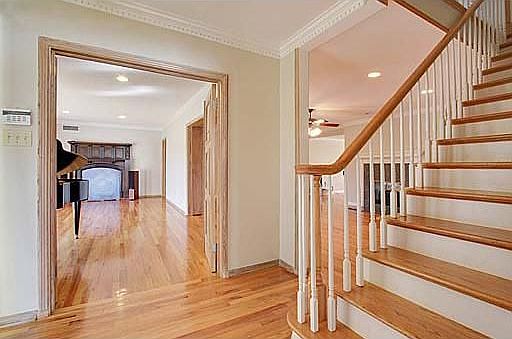 4th image of 497 Amethyst St