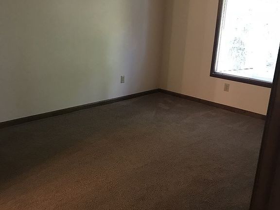 3rd image of 2120 Peppertree St APT D