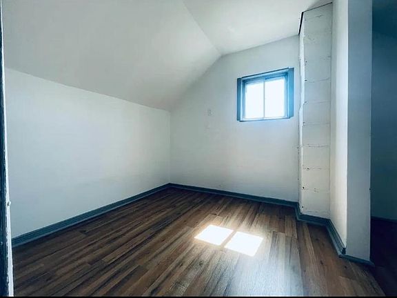 2nd image of 11 Union Pl Floor 2