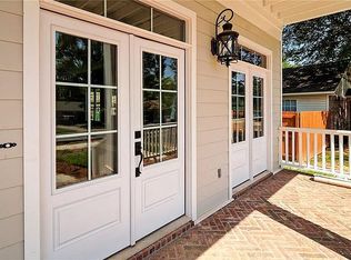 867 N Main St, Bentonville, AR 72712