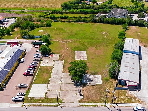 3rd image of 3105 Houston Hwy