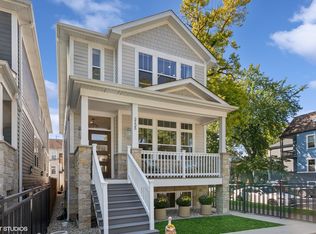2127 W Barry Ave, Chicago, IL 60618