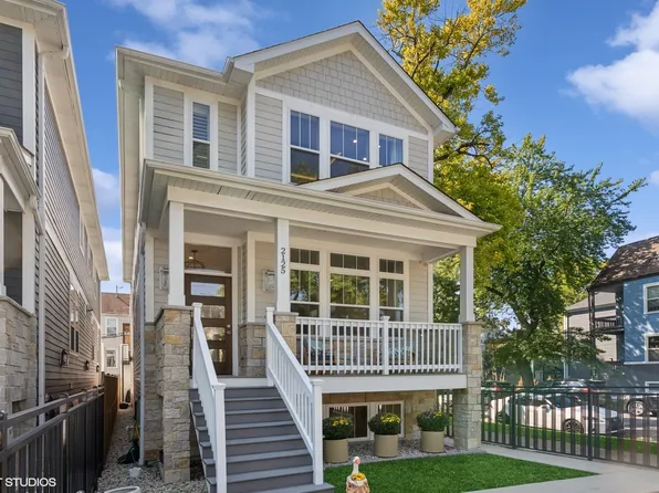 2127 W Barry Ave, Chicago, IL 60618