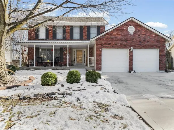 233 SE Citadel Dr, Lees Summit, MO 64063