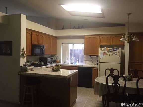 5th image of 2421 Rainwood Dr