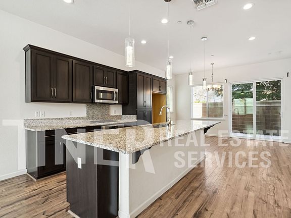 3rd image of 157 Julia Island Cir