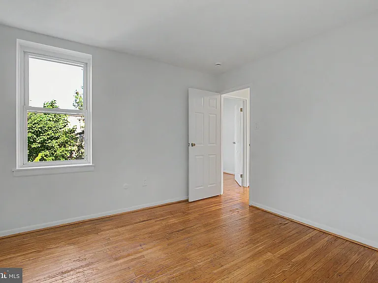 915 N 6th St — Photo 20
