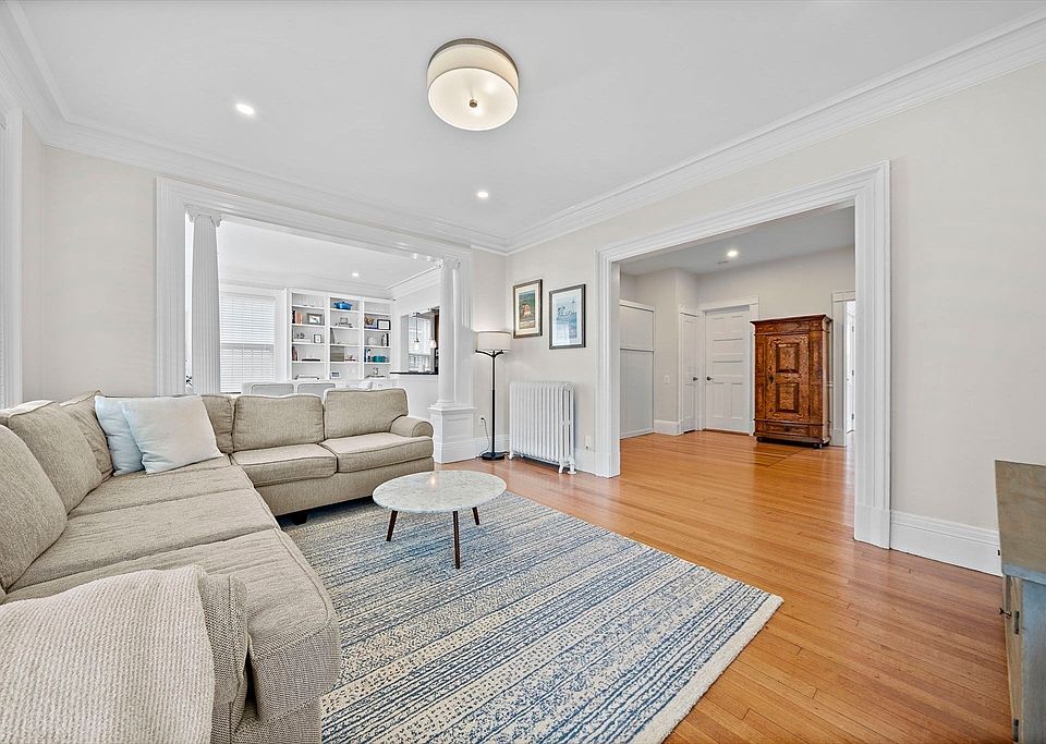 1st image of 21 Cushing Ave APT 1