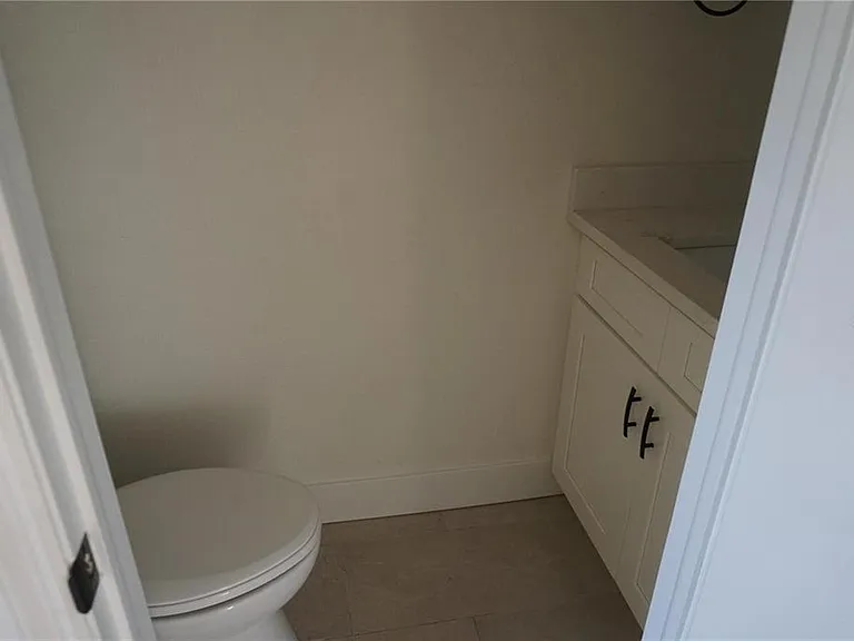 2404 Brigadoon Dr — Photo 11