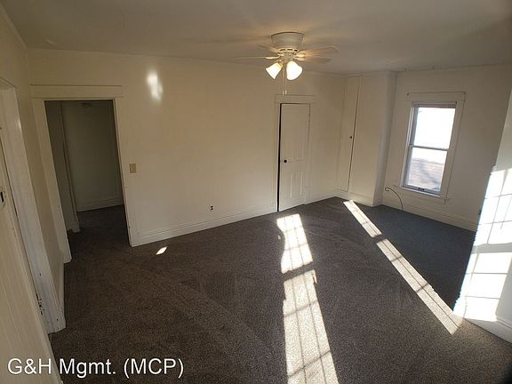 5th image of 524 E Broadway St #2