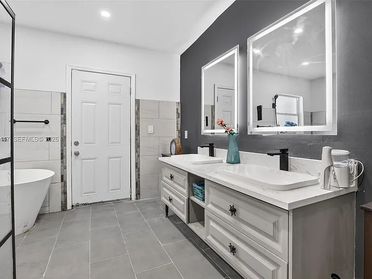 14401 SW 23rd St — Photo 4