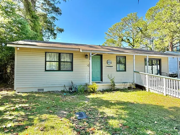 2521 Florida Ave, Lanark Village, FL 32323