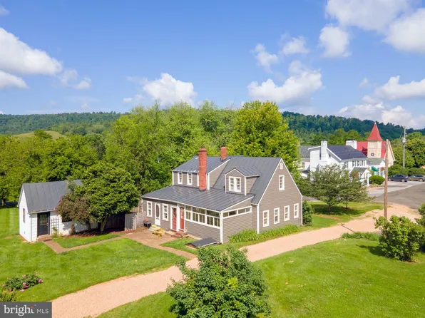 698 & 694 Federal St, Paris, VA 20130