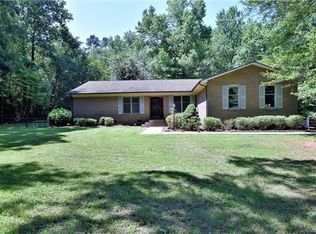 102 Cherokee Trl, Mount Holly, NC 28120