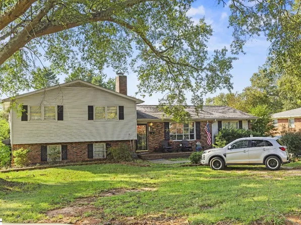 212 Clearview Hts, Boiling Springs, SC 29316