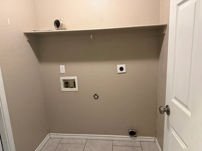 1103 Concho St — Photo 13