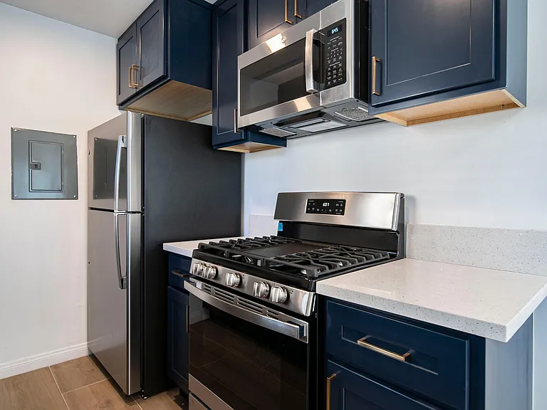 420 S Stoneman Ave #A — Photo 2