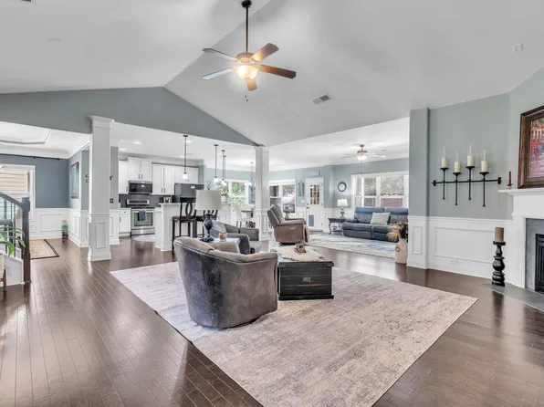 356 Strasburg Dr, Simpsonville, SC 29681