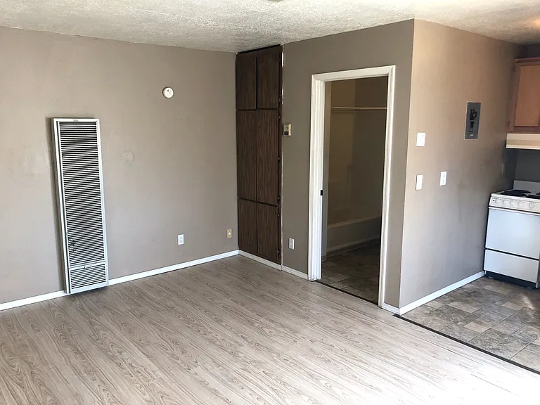 Updated Studio Tucked off the Beaten Path Just 3 Blocks to UNM — Photo 4