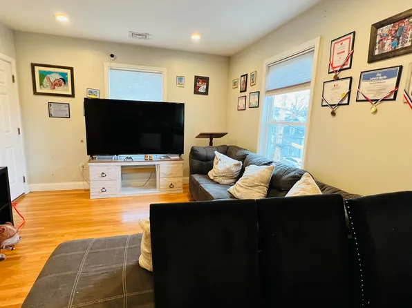 76 Eleanor St #B, Chelsea, MA 02150