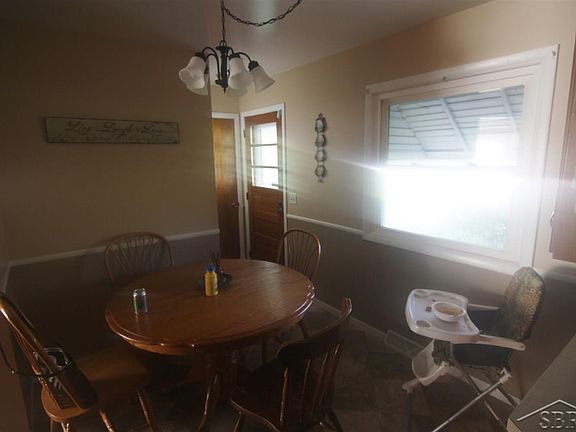 3rd image of 2943 Reppuhn Dr