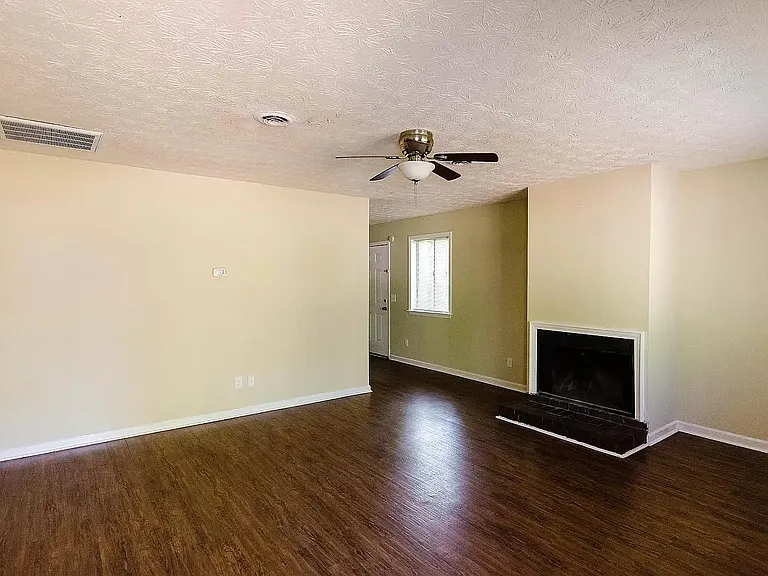 111 Langford Ct #111 — Photo 11
