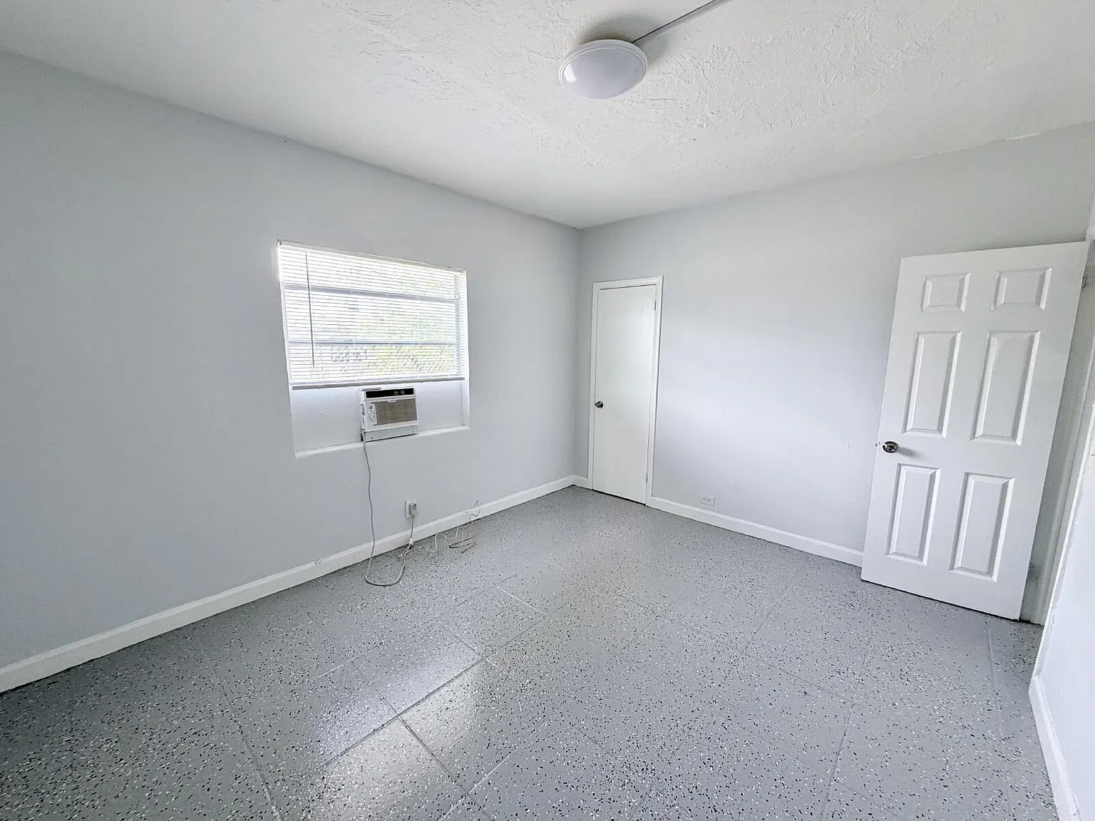 2 bed, 1.0 bath, 750 sqft, $1,800 — Photo 4