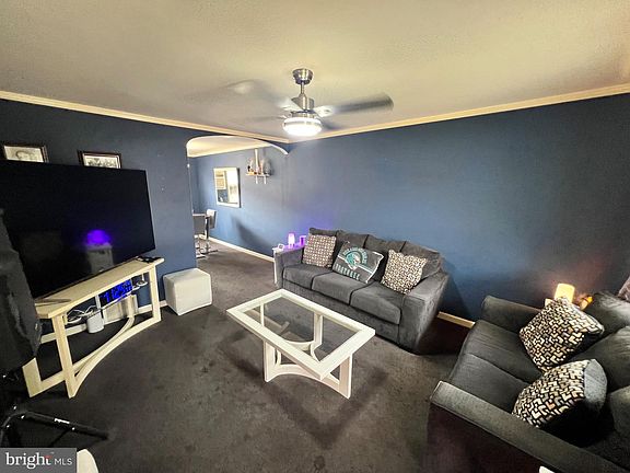 3rd image of 6243 Ditman St