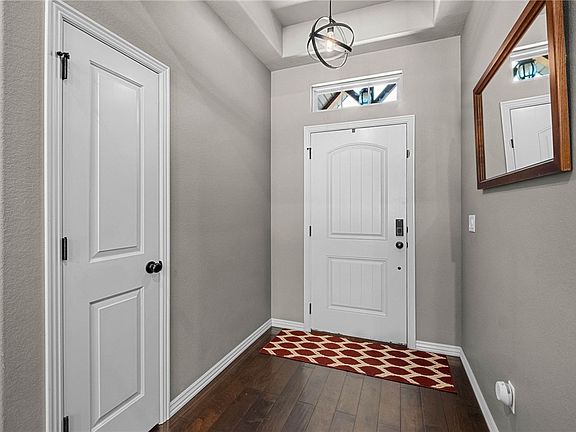 5th image of 116 Colville St