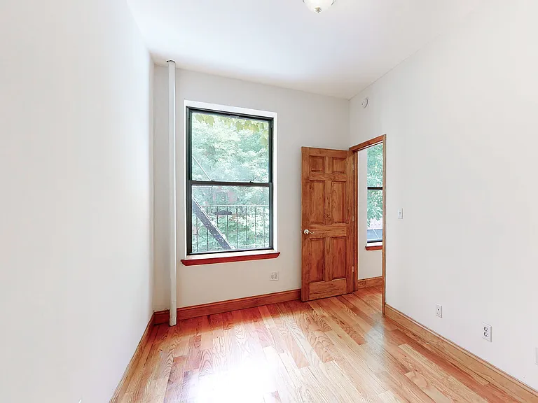 312 W 48th St #17 — Photo 7