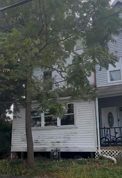 1st image of 1028 Pine St