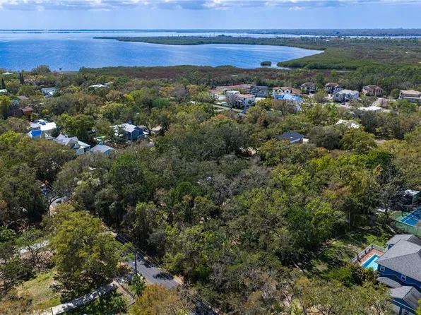 8004 Bay Dr #51, Tampa, FL 33635