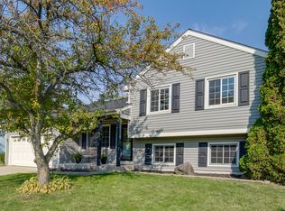 3810 W Prestwick St, McHenry, IL 60050