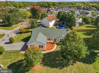 98 Knox Dr, Hedgesville, WV 25427