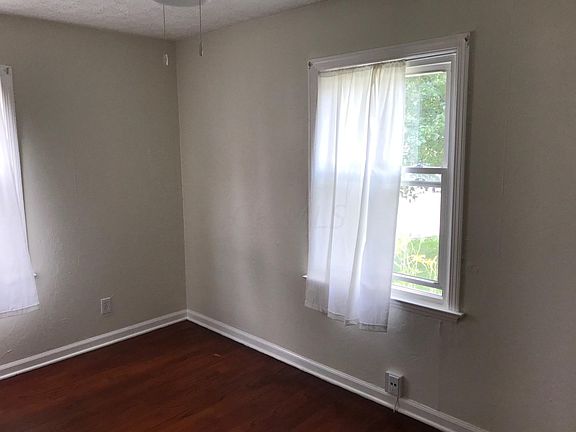 4th image of 1286 Carolyn Ave