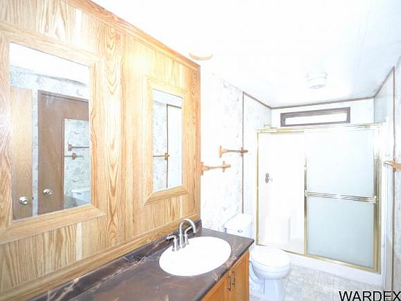 3rd image of 1934 E Riverbend Cir